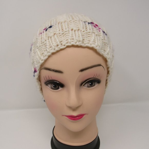Handcrafted Knitted Hat Beanie Textured Pom Pom